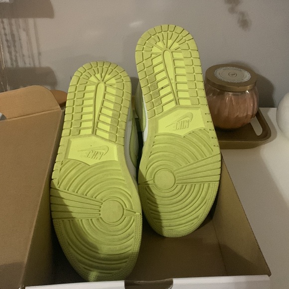 Womens Jordan 1 Low Limelight like new in box - Picture 5 of 6